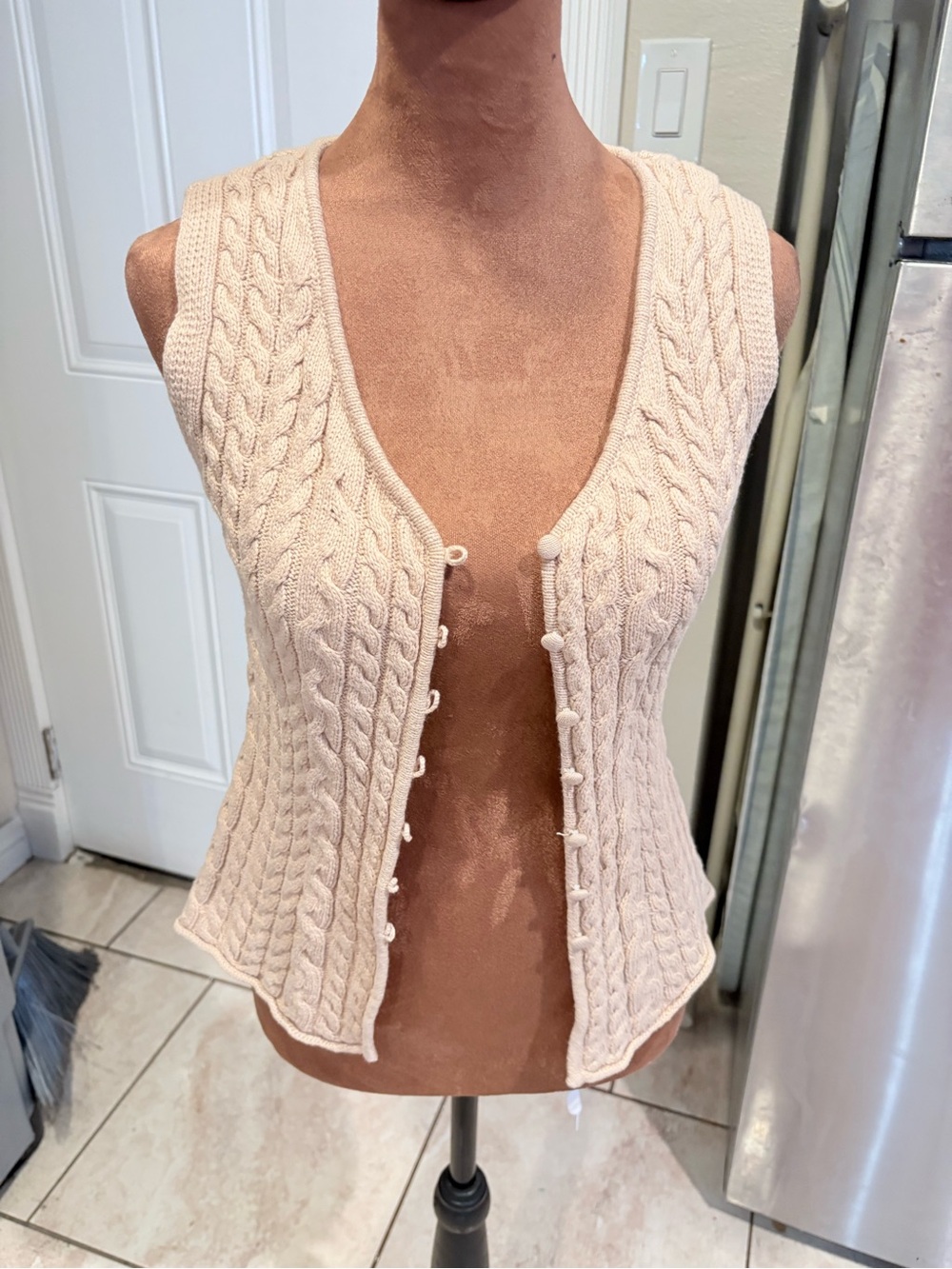 Cable-Knit Sleeveless Button-Front Vest - Light Cream